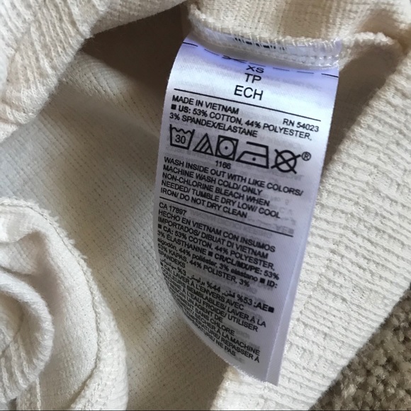 Old Navy buttoned tie front top - Picture 4 of 4